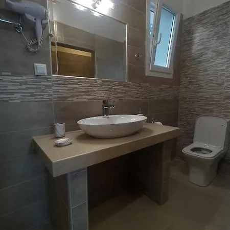 αlexandros ゲストハウス 4*