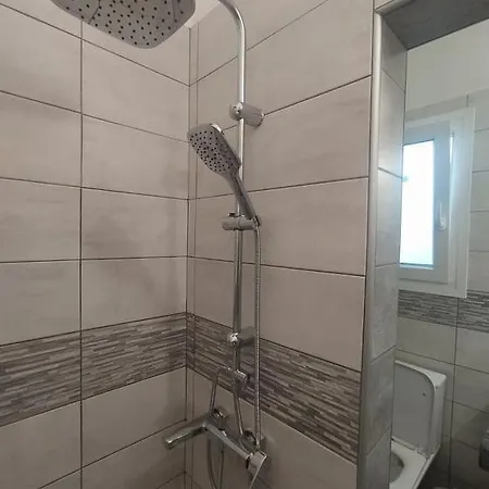 ゲストハウス αlexandros ヴォトシ