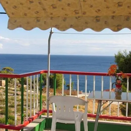 αlexandros ゲストハウス 4*