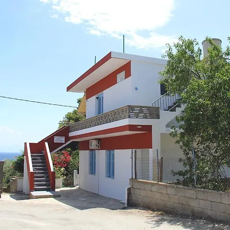 ゲストハウス αlexandros 4*