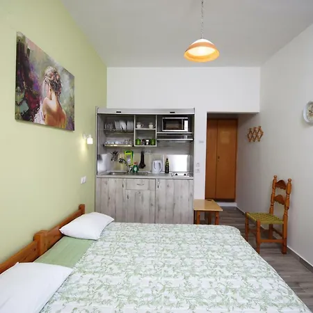 Konukevi αlexandros 4*